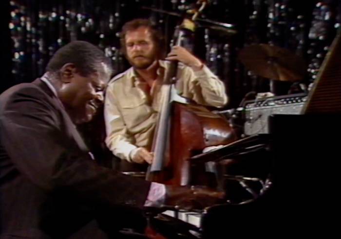Oscar Peterson — Oscar Peterson Solo & Two Bassists